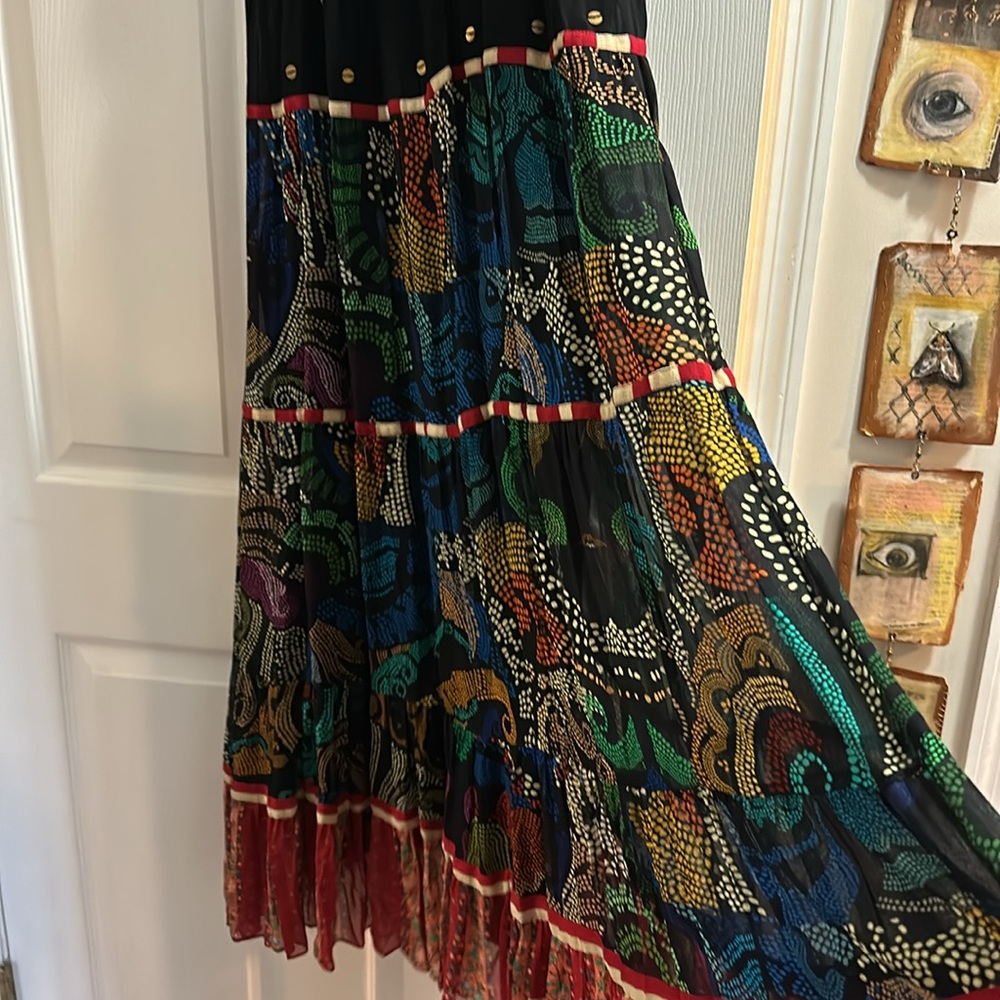 Stunning VERB dress with added sequins and a beautiful arty design - Picture 5 of 7